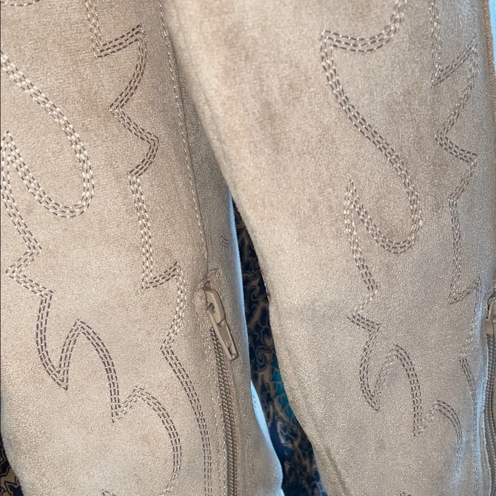 Crystal Embellished Cream Women's Western Heeled Boots - Picture 5 of 17